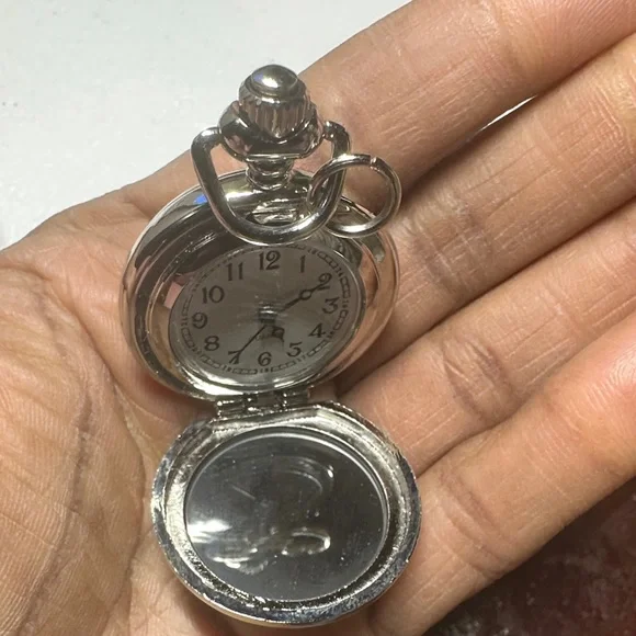 Avon vintage Silver and Black Watch with Crystals- one stone is missing - Picture 12 of 16